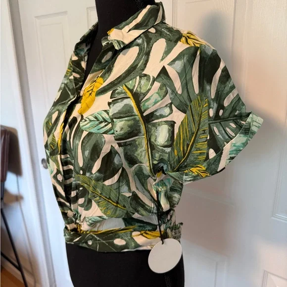 Sunburnt kiss green pattern top - Picture 3 of 8